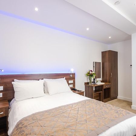 Signature Hotel London Ілфорд Екстер'єр фото