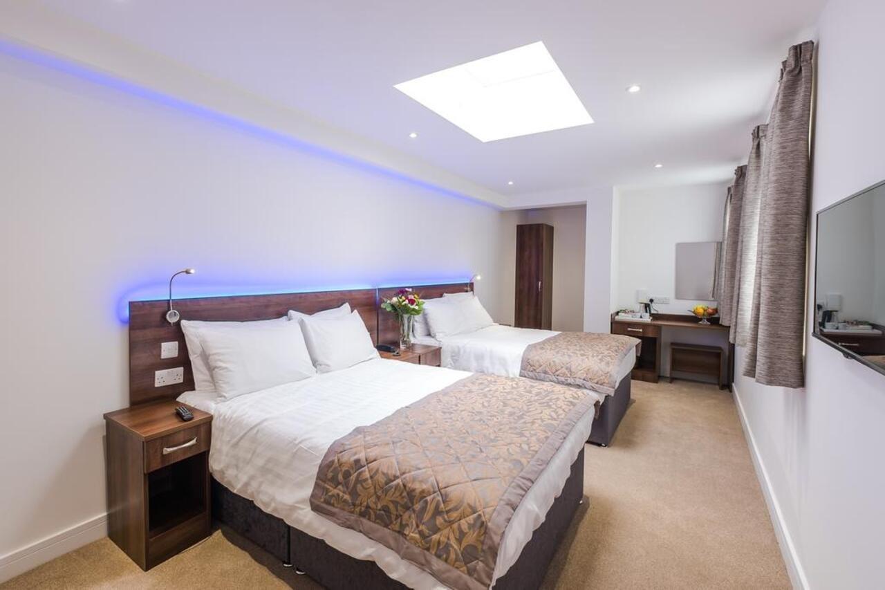 Signature Hotel London Ілфорд Екстер'єр фото