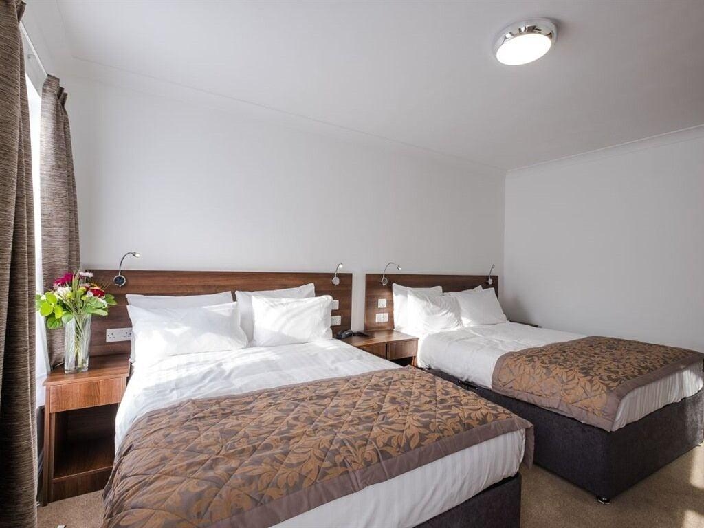 Signature Hotel London Ілфорд Екстер'єр фото