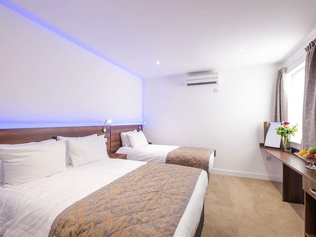 Signature Hotel London Ілфорд Екстер'єр фото
