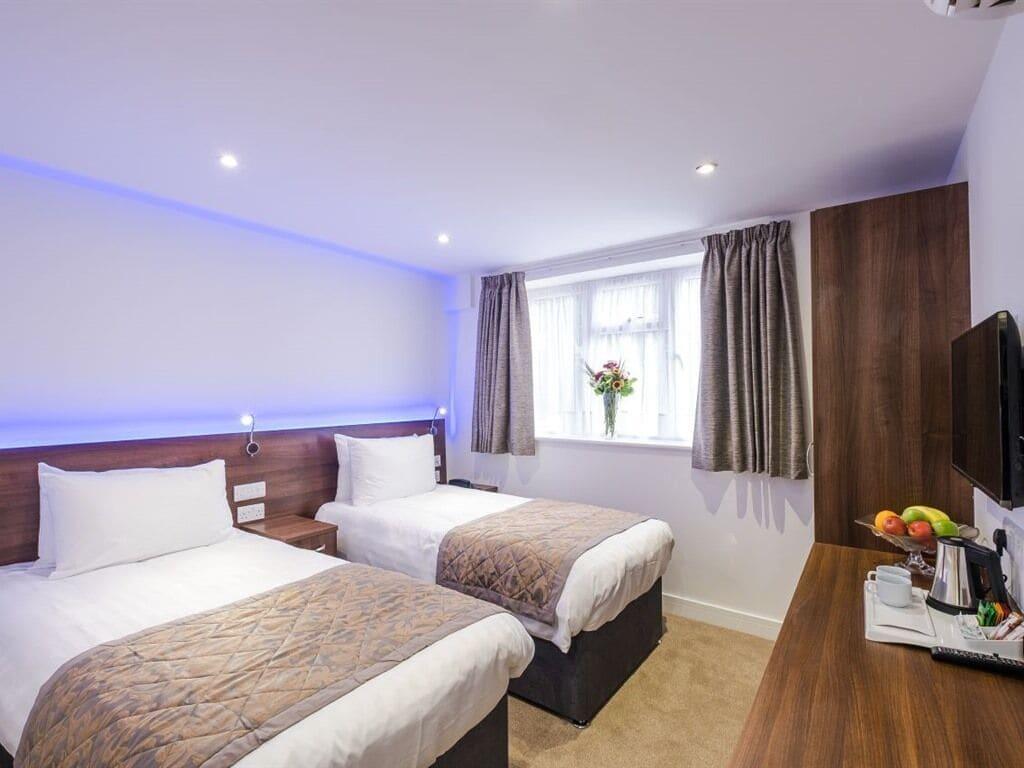 Signature Hotel London Ілфорд Екстер'єр фото