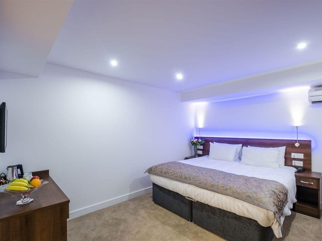 Signature Hotel London Ілфорд Екстер'єр фото