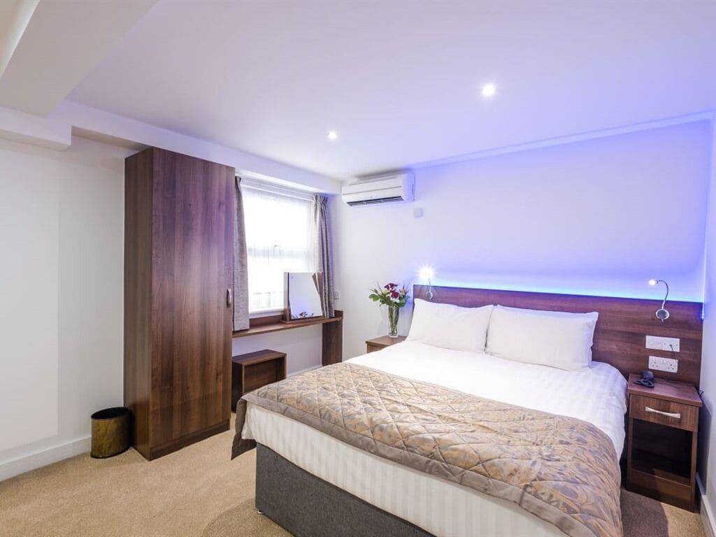 Signature Hotel London Ілфорд Екстер'єр фото