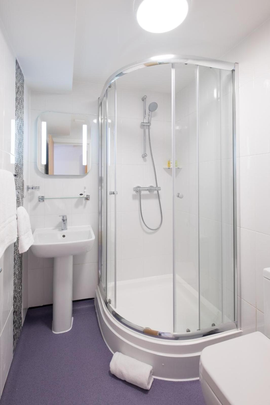 Signature Hotel London Ілфорд Екстер'єр фото