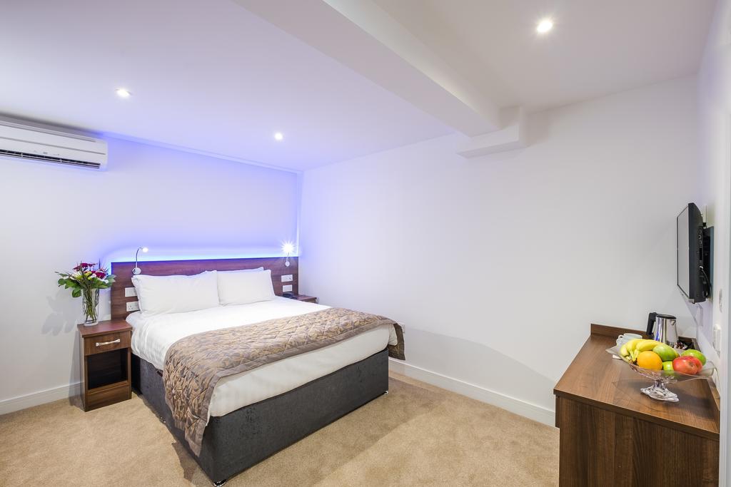 Signature Hotel London Ілфорд Екстер'єр фото
