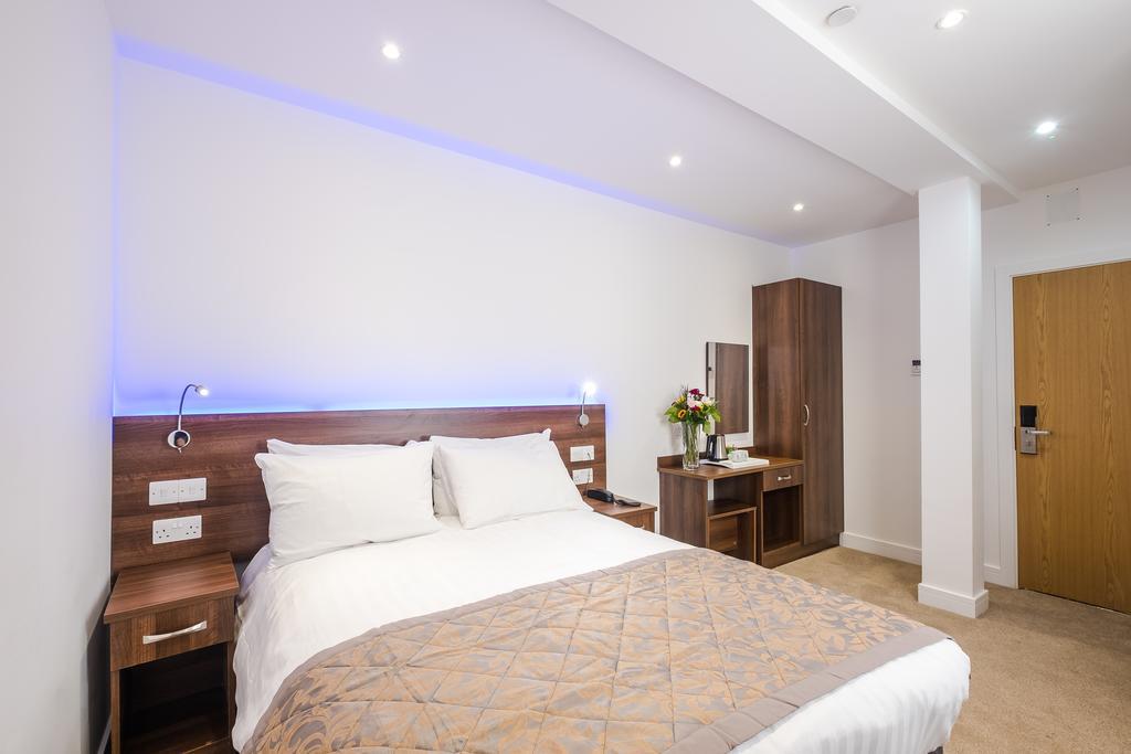 Signature Hotel London Ілфорд Екстер'єр фото