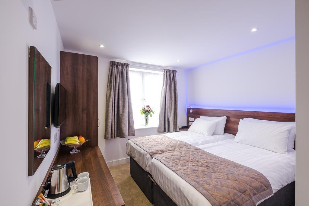 Signature Hotel London Ілфорд Екстер'єр фото